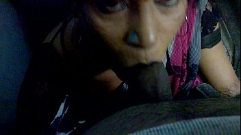 Preview 1 of Lpvehyeh7d - aunty blowjob in train