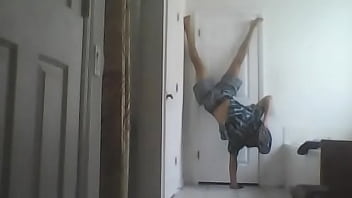 Preview 3 of Honeymoon Xx - razA one armed Handstand sample workout