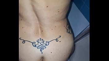 Preview 3 of Whats Up Number Girl - Teresa jones viene cercarmi nella doccia chiss&agrave_ cosa vuole