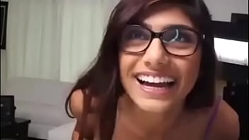 Preview 3 of Lexs Teen - Peitos incr&iacute_veis da Mia Khalifa