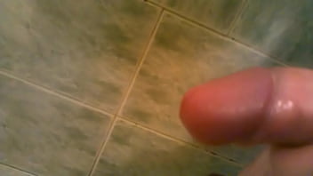 Preview 1 of Oihuxiafr - Amateur cumshot in bathroom (slowmo)