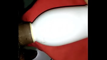 Preview 1 of Lancap 3 - buceta improvisada com uma garrafa de yogurt grande.