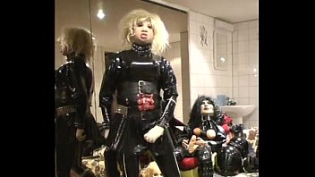Preview 1 of Comrade S Daughter - Roxina2007LatexGurlWithAssPumpAndCum080207XXL.MPG