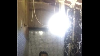 Preview 2 of Xxx Desi Boudi - Enga&ntilde_ando hombre por whatsapp