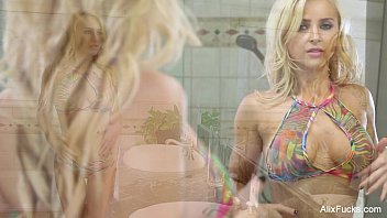 Preview 2 of Soraya Alcela - Alix Lynx teases