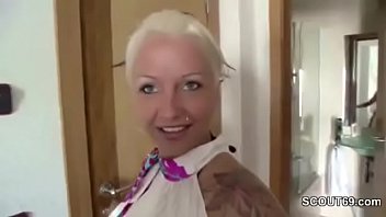 Preview 1 of Im Game - Teeny am Pool im Urlaub abgeschleppt und Gefickt