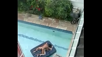 Preview 3 of Osmosis - Caiu na net,  trepando na piscina.