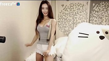 Preview 3 of Kinky Couple Ffm - Sexy Korean girl&#039_s cam show!