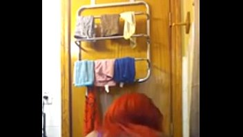 Preview 3 of Blondedear - Big Booty Girl Twerks Her Pants off