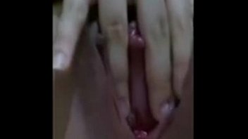 Preview 2 of Sex Gmae - Novinha Tocando Siririca Enfiando Dedo Porn