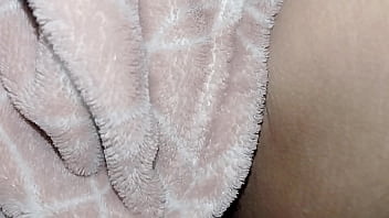 Preview 1 of Xxxxskoyl Gals - xxx hijastra caliente se deja frotar su co&ntilde_o asi de facil