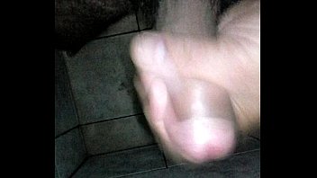 Preview 3 of Jav Legazpi - eu gozando gostoso no banheiro