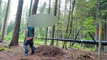 Preview 1 of Cute Boys Sex Puck - Found this thing while hiking in the woods so I stuck it up my ass - 60fps