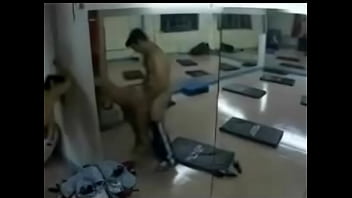 Preview 3 of Tverk Guze - arab-couple-gym-romp-hidden-cam-video full 176 mp4