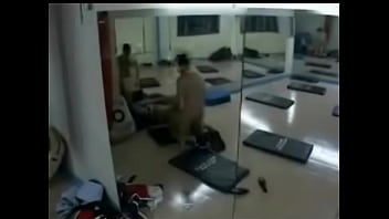 Preview 4 of Tverk Guze - arab-couple-gym-romp-hidden-cam-video full 176 mp4