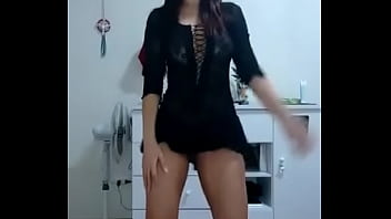 Preview 1 of Dog A Girl Faking Xx Video - Zorrita tu gfa bailando en vestidito negro