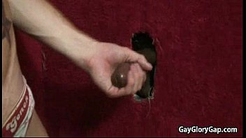 Preview 1 of Pakistan Smaetur - Amateur black guy takes a gay handjob 33