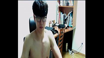 Preview 4 of Putas France - Korean Gay Masturbating