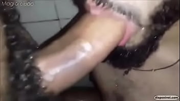 Preview 4 of Waith End Black - Barbudo chupando o pau gostoso no banheiro