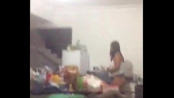 Preview 3 of Roge On - Safadinha mostrando os peitinhos