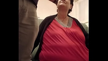 Preview 1 of Mature Mom Son Hotel - 2025 04 02 Acquisition temporaire d&#039_une nouvelle esclave,  chienne Marie