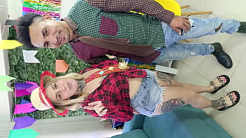 Preview 1 of Father Not Home Mom Son Fuck - DEPOIS DA FESTA DE CASAMENTO VEM A LUA DE MEL E TOME TACA NA NOIVA