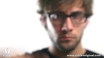 Preview 3 of Anjelya Jole - Smell the wet and creampie pussy of this hot girl! Try it