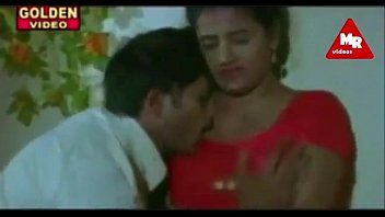 Preview 3 of Puki Melayu Tudung - red saree aunty seducing hot