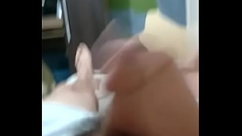 Preview 1 of Rupa Vabi Sex - Garoto batendo punheta at&eacute_ gozar!