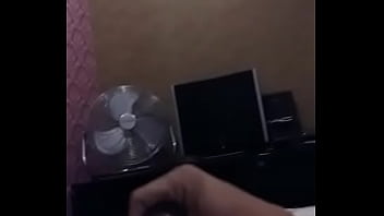 Preview 2 of Brazzers Com Hq - pajeando en my habitac&iacute_on