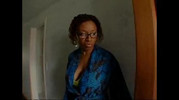 Preview 1 of Mom Guy Peeing - xvideos.com 86451c46ff43be077108d001c7d7da68