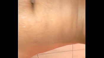 Preview 3 of Mom N Child Xx In Home Ded - gozada no chuveiro cum in the shower