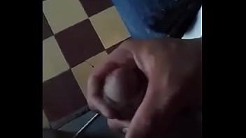 Preview 2 of Man Seduces One Girlie To - Maduro Masturbandose