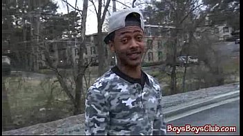 Preview 1 of Corridas Internas Tem - Nasty Black Dude Fuck White Boy Bareback Style 02