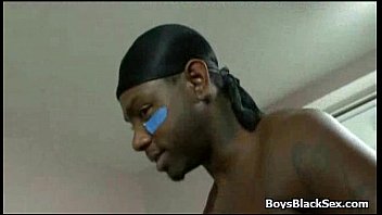 Preview 1 of Htjauiojn - Black Gay Dude Fucks White Yopung Boy Bareback Style 11
