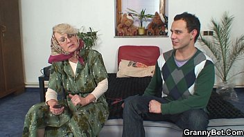 Preview 1 of Pussy Cum Young - She gives up her old pussy for him
