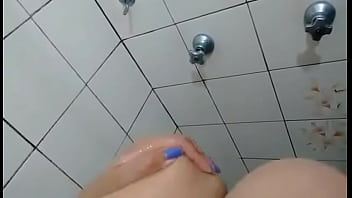 Preview 3 of Japanese Big Boobssex - Tetuda no banho mostrando os peito