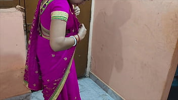 Preview 1 of Mom S And San - Choti Mami &ndash_ Rasgulla Jaise Lips Aur Garmi Se Bhara Ang!