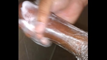 Preview 1 of Hot Small Girs - Batendo Uma No Banho