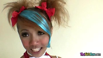 Preview 1 of Beson Feet - Aaa the Thai Bar whore