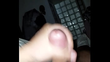 Preview 2 of Xxx Kur B Com - De boa em casa sem nada para fazer...