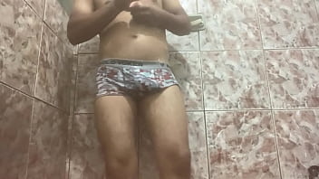 Preview 1 of Riverside Korea - Meu pau todo duro,  depois que tirei a cueca! Assista completo no SHEER OU RED