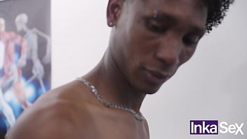 Preview 2 of Jung Und Sexy - Milf Peruana lleva a su esposo por unos masajes ,  y termina siendo follado por venezolana culona y ninf&oacute_mana.