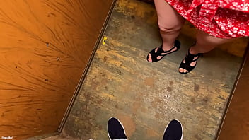 Preview 1 of Cute Money - Публичный и рискованный трах в лифте. POV