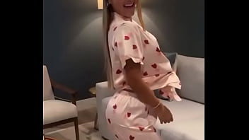 Preview 2 of Bay And Bayxxx - tetona nalgona probandose pijama