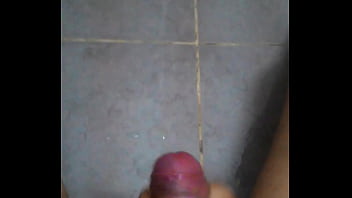 Preview 4 of Porn Taiwan Girl Dance - Thu dam trong toilet