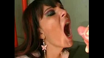 Preview 4 of Sunnhleaon Xxx - Superhot chick gives tremendous blowjob and then gets pumped up her ass