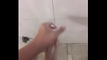 Preview 1 of Shalu Menon Hot Sex - Batendo uma r&aacute_pidinha no banho