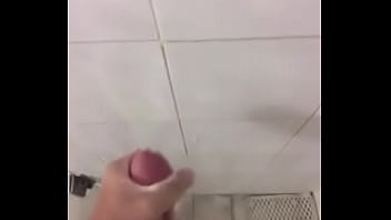 Preview 4 of Shalu Menon Hot Sex - Batendo uma r&aacute_pidinha no banho