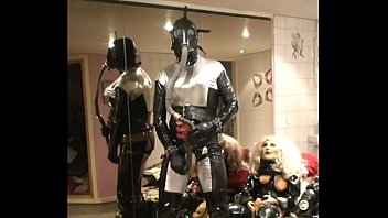 Preview 1 of Mommmy Elke - Roxina2007KinkyLesboSlut060307XXXL.MPG